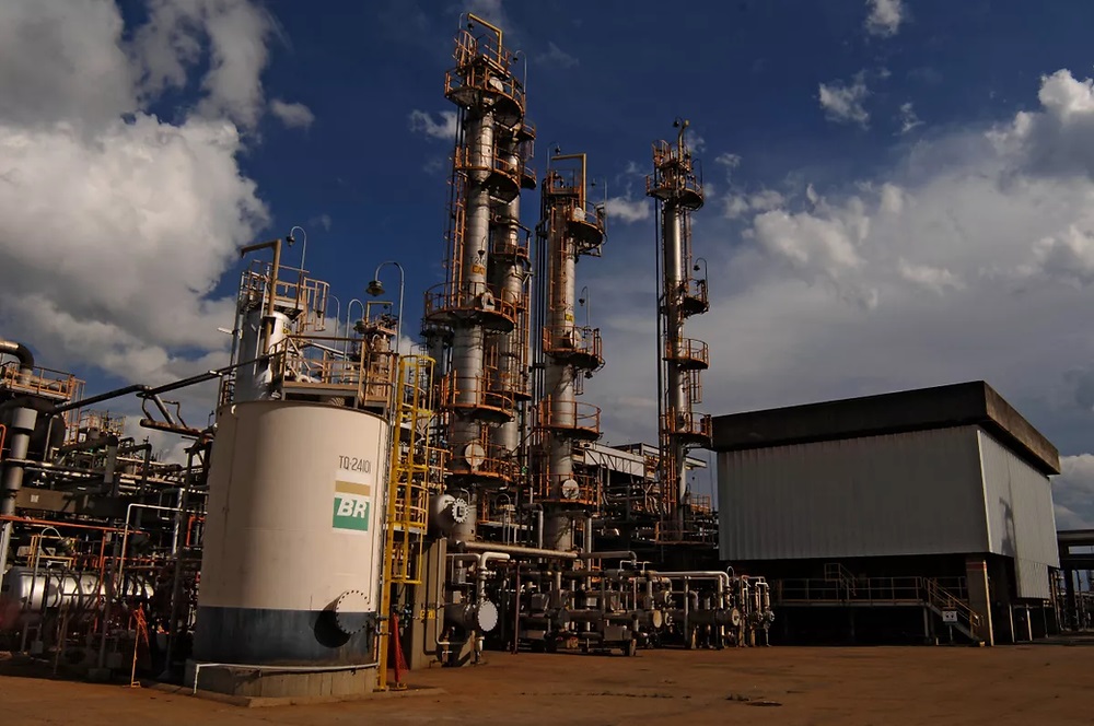 Petrobras Quebra Recordes em Refinarias e Produção